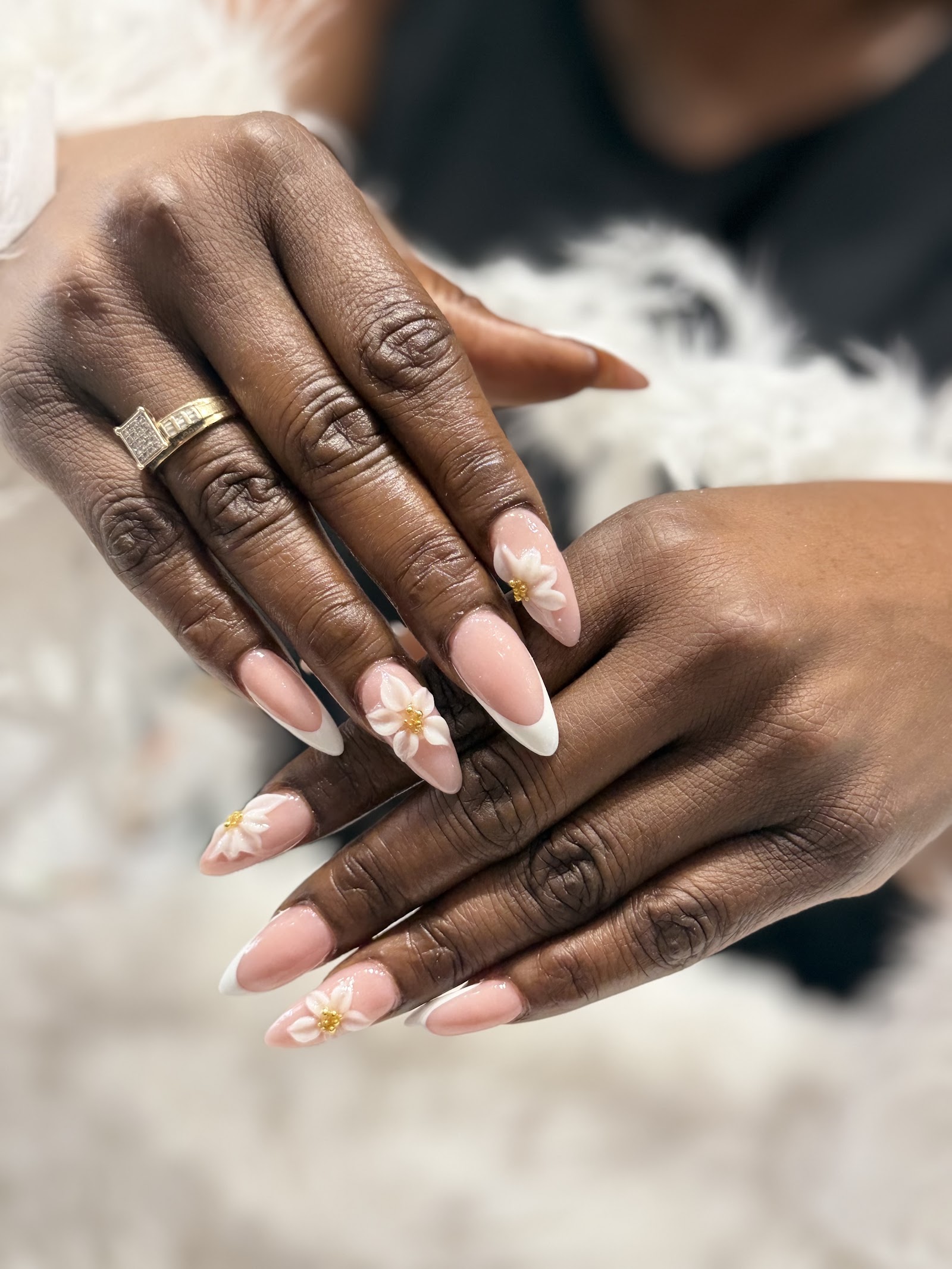 Onyx Nails & Spa logo